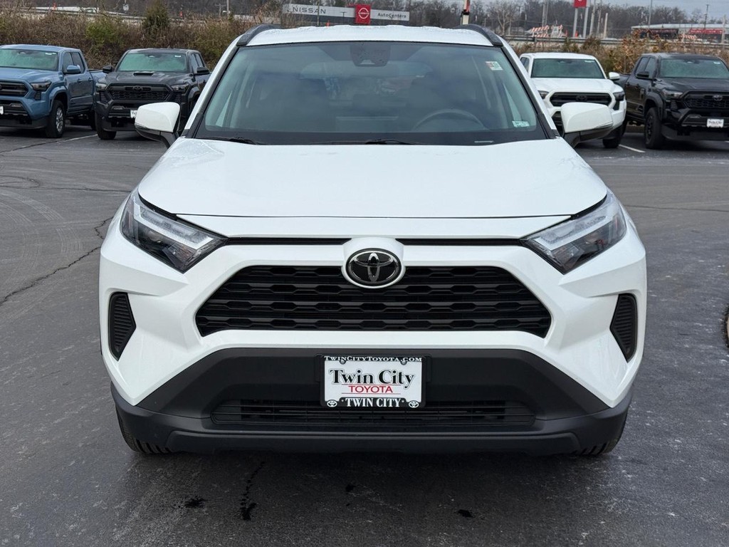 Toyota RAV4 Vehicle Image 10