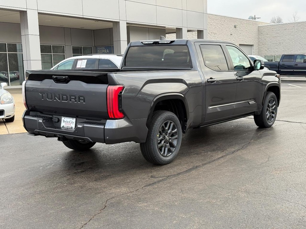 Toyota Tundra 4WD Vehicle Image 3