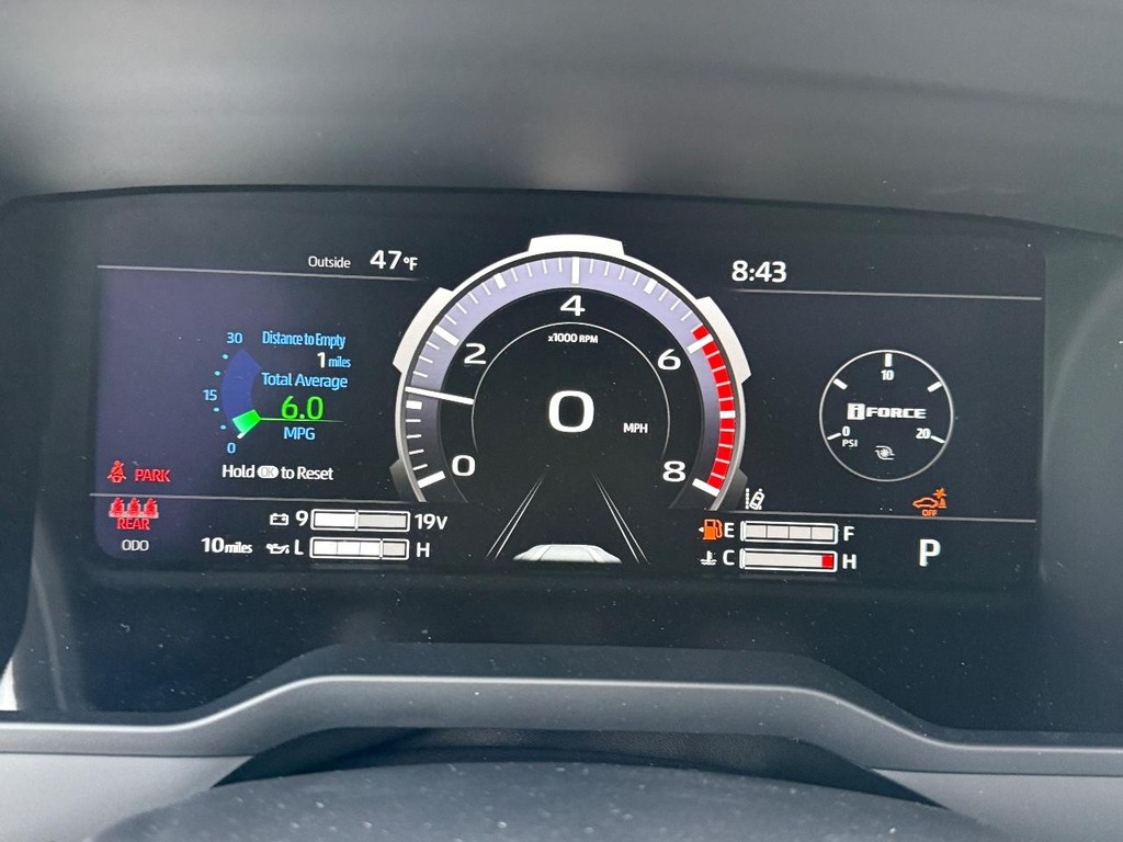 Toyota Tundra 4WD Vehicle Image 15