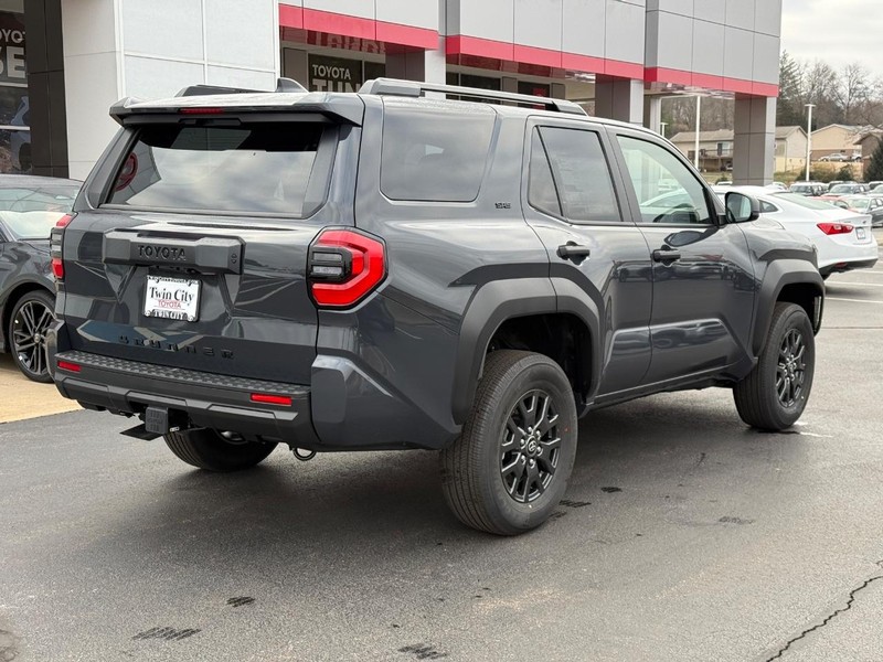 Toyota 4Runner Vehicle Image 3