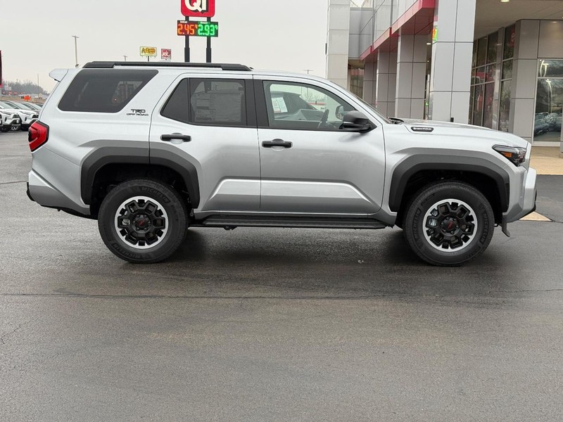 Toyota 4Runner Vehicle Image 2