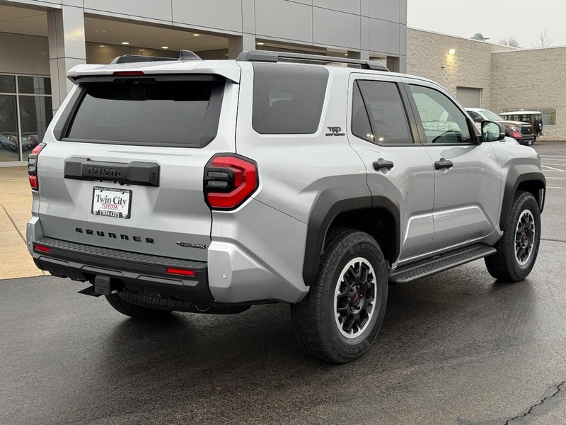 Toyota 4Runner Vehicle Image 3
