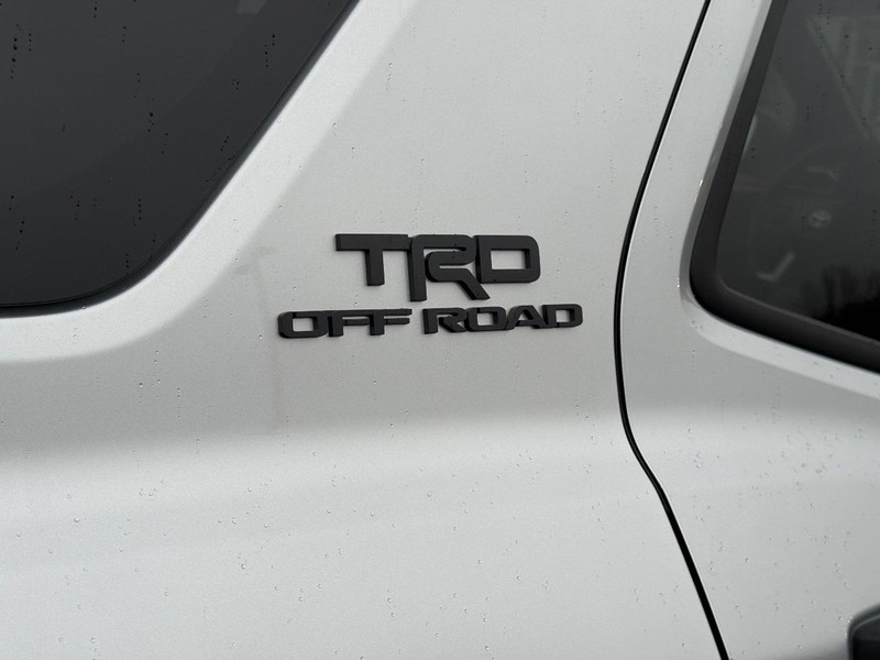 Toyota 4Runner Vehicle Image 5