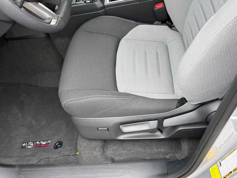 Toyota 4Runner Vehicle Image 12