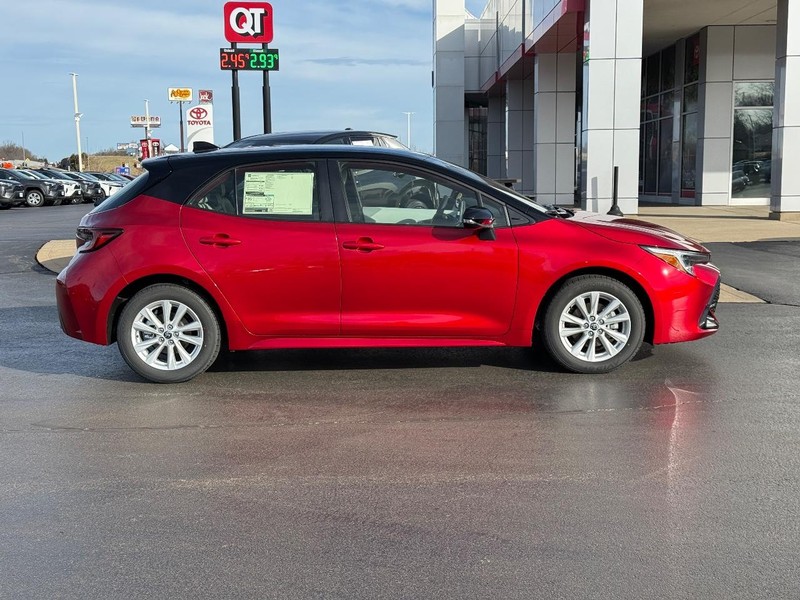 Toyota Corolla Hatchback Vehicle Image 2