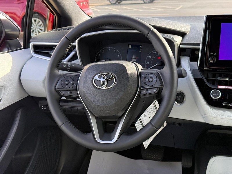 Toyota Corolla Hatchback Vehicle Image 8