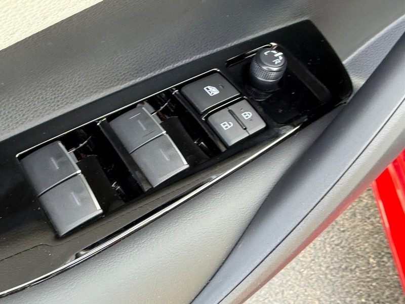 Toyota Corolla Hatchback Vehicle Image 10