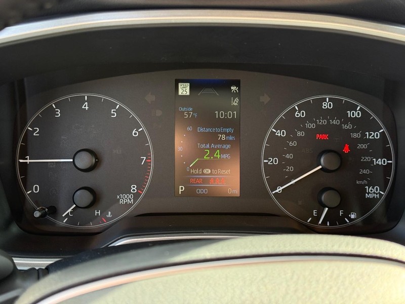 Toyota Corolla Hatchback Vehicle Image 14