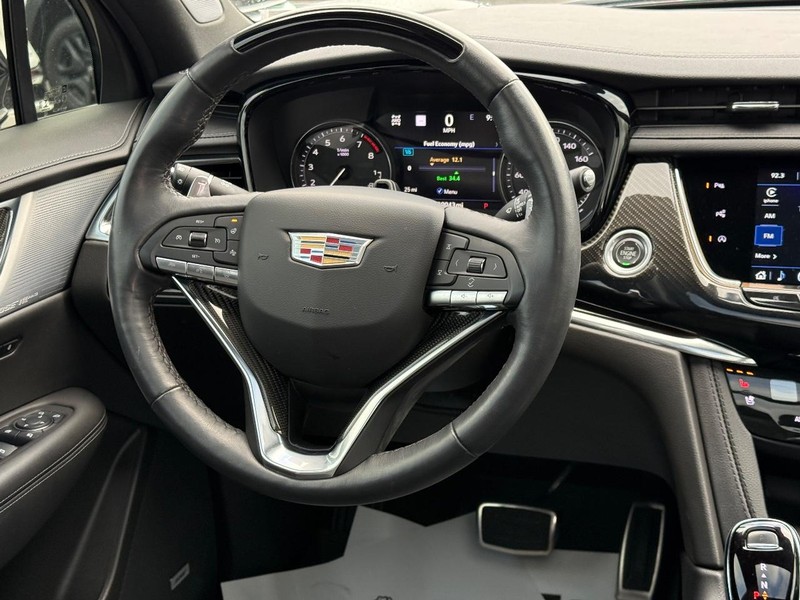 Cadillac XT6 Vehicle Full-screen Gallery Image 13