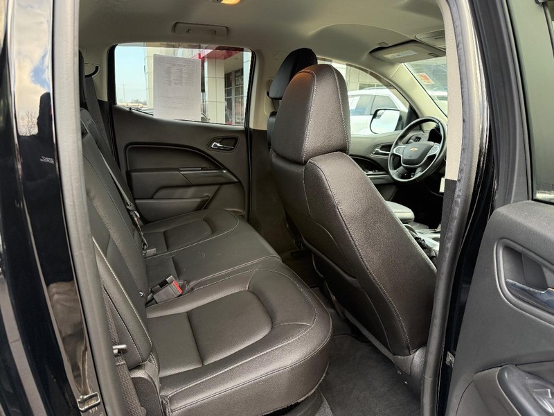 Chevrolet Colorado Vehicle Full-screen Gallery Image 10