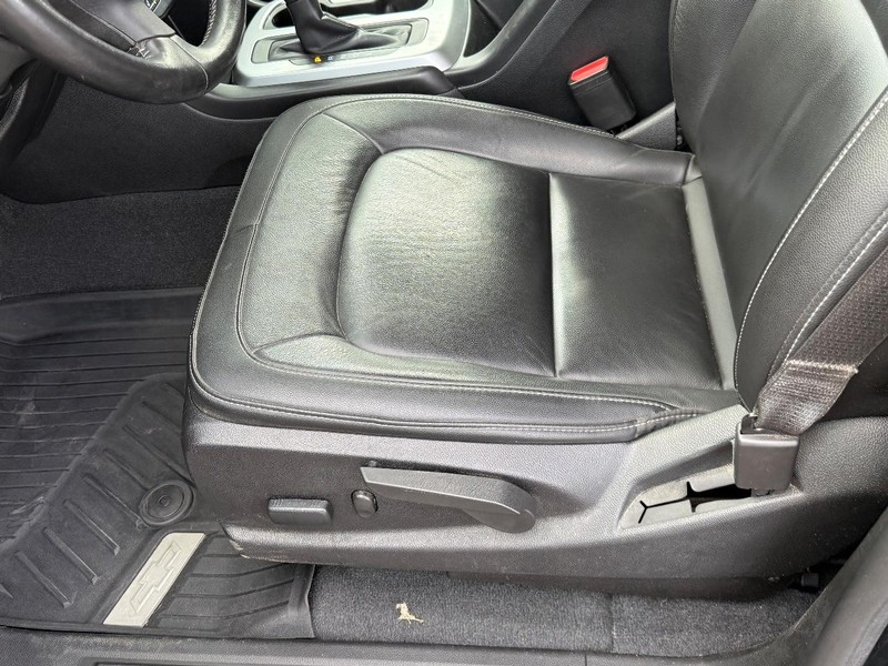 Chevrolet Colorado Vehicle Full-screen Gallery Image 15