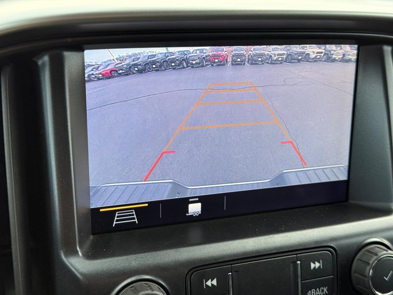 Chevrolet Colorado Vehicle Full-screen Gallery Image 20