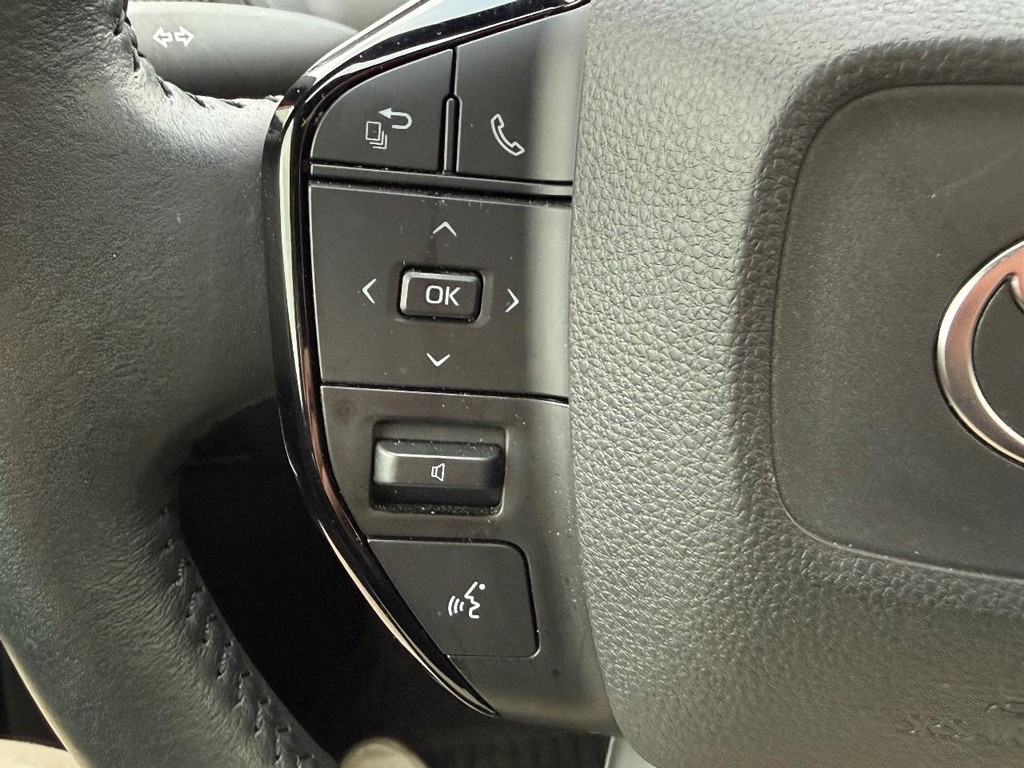 Toyota bZ4X Vehicle Image 16