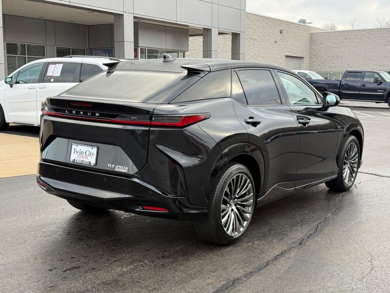 Lexus RZ Vehicle Image 3