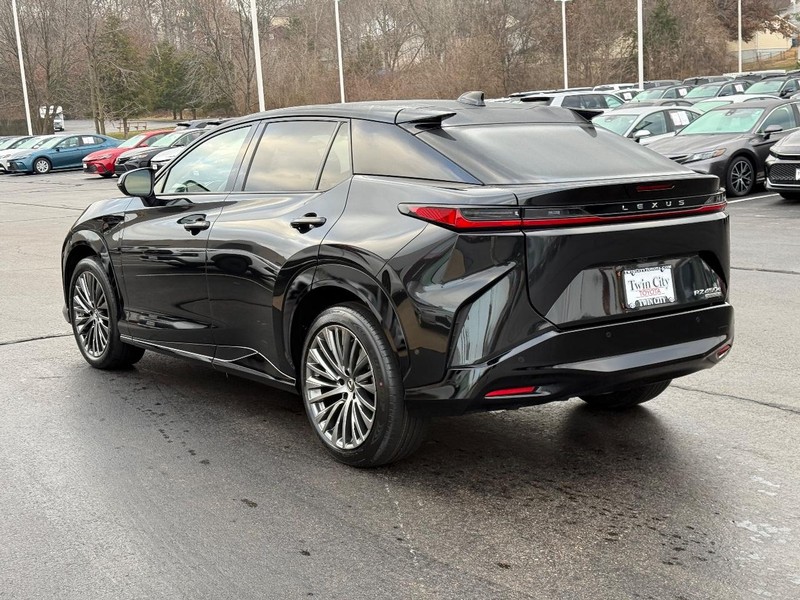 Lexus RZ Vehicle Image 7