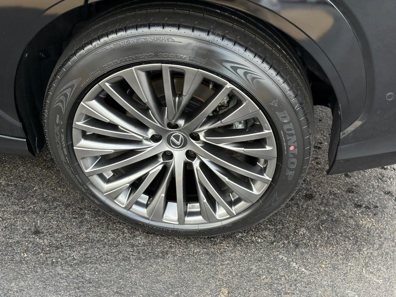 Lexus RZ Vehicle Image 8