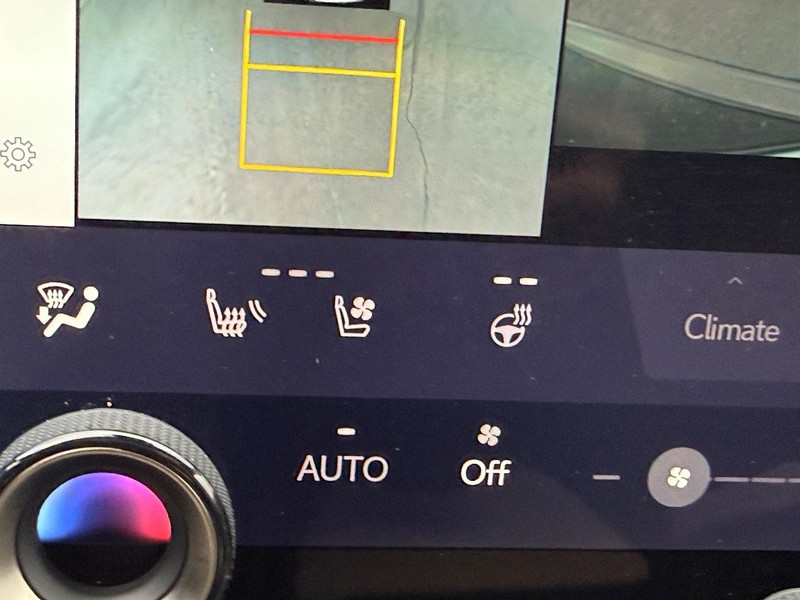 Lexus RZ Vehicle Image 23