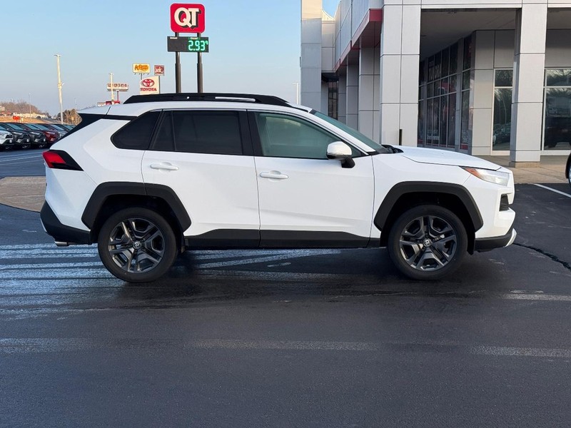 Toyota RAV4 Vehicle Image 2