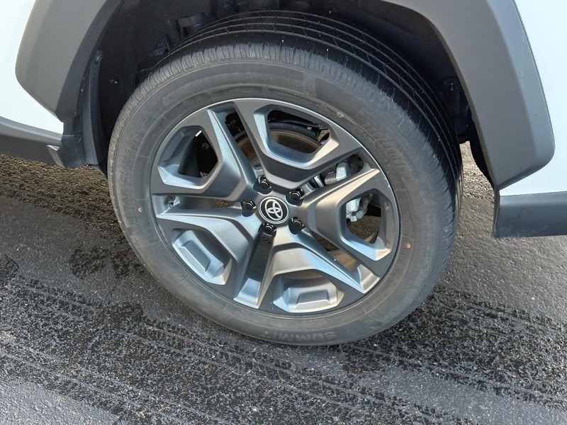 Toyota RAV4 Vehicle Image 7