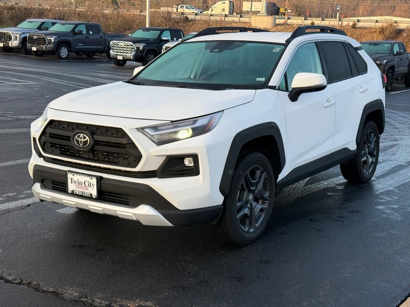 Toyota RAV4 Vehicle Image 8