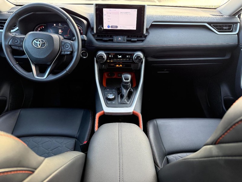 Toyota RAV4 Vehicle Image 11