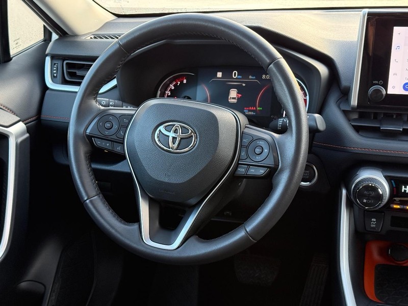 Toyota RAV4 Vehicle Image 12