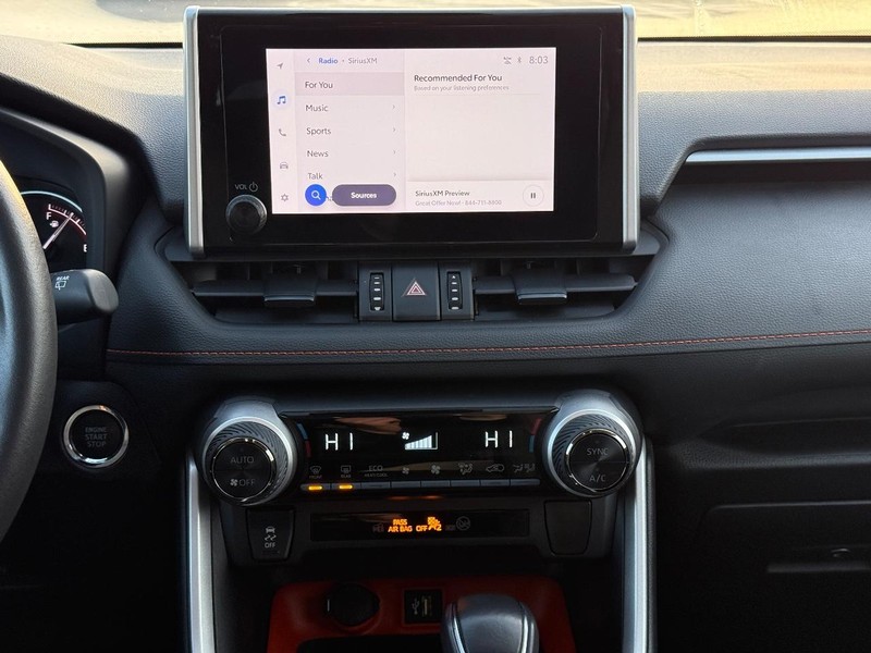 Toyota RAV4 Vehicle Image 13