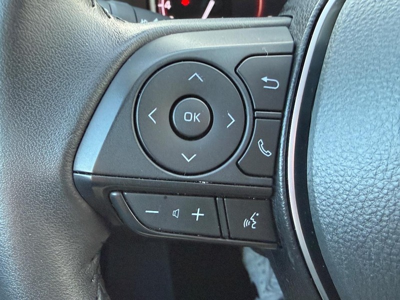 Toyota RAV4 Vehicle Image 16