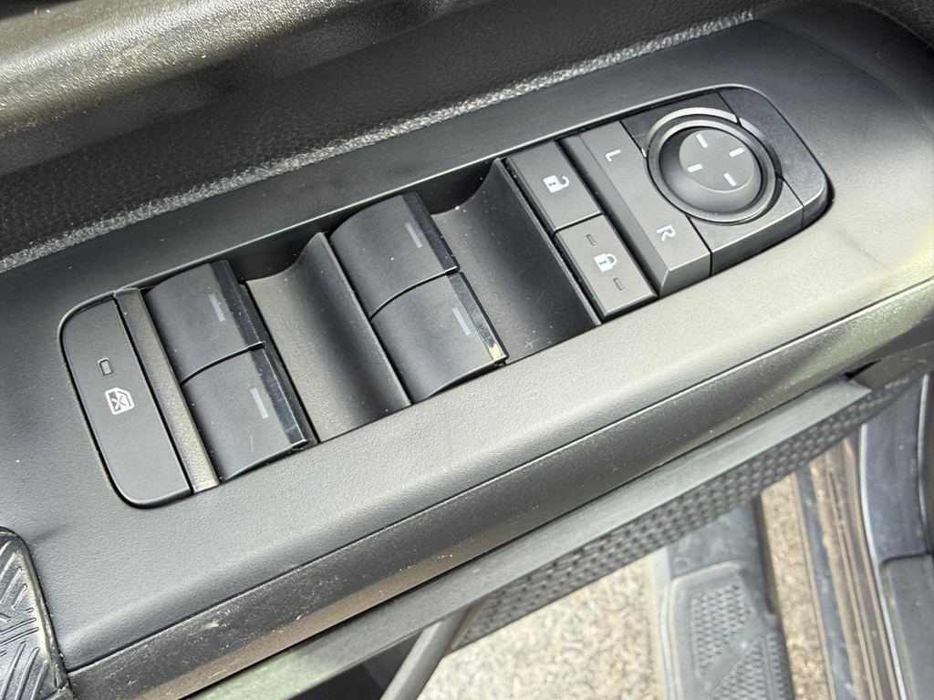 Toyota Tacoma 4WD Vehicle Image 15