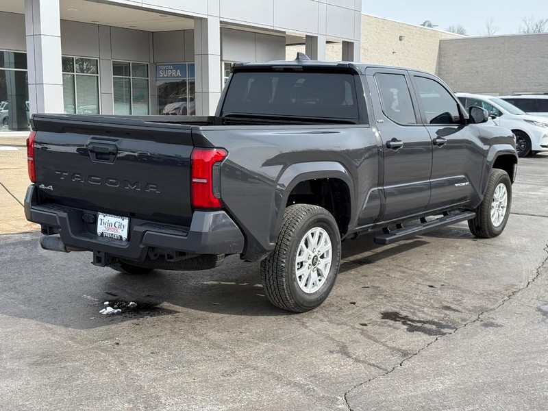 Toyota Tacoma 4WD Vehicle Image 3