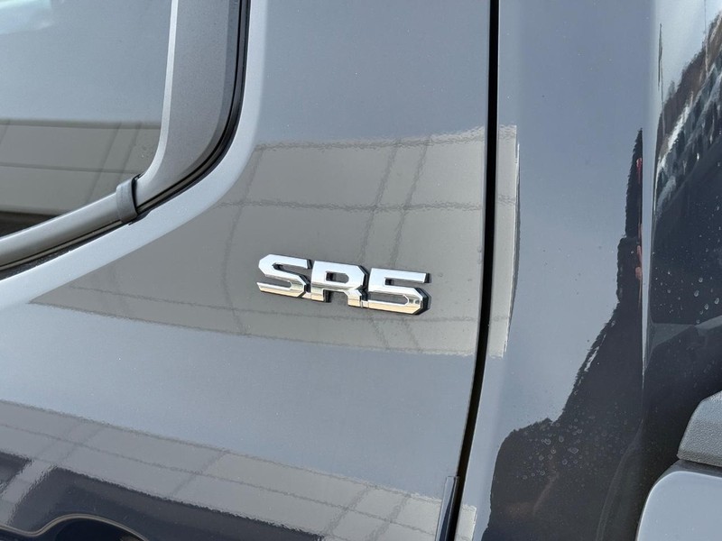 Toyota Tacoma 4WD Vehicle Image 8