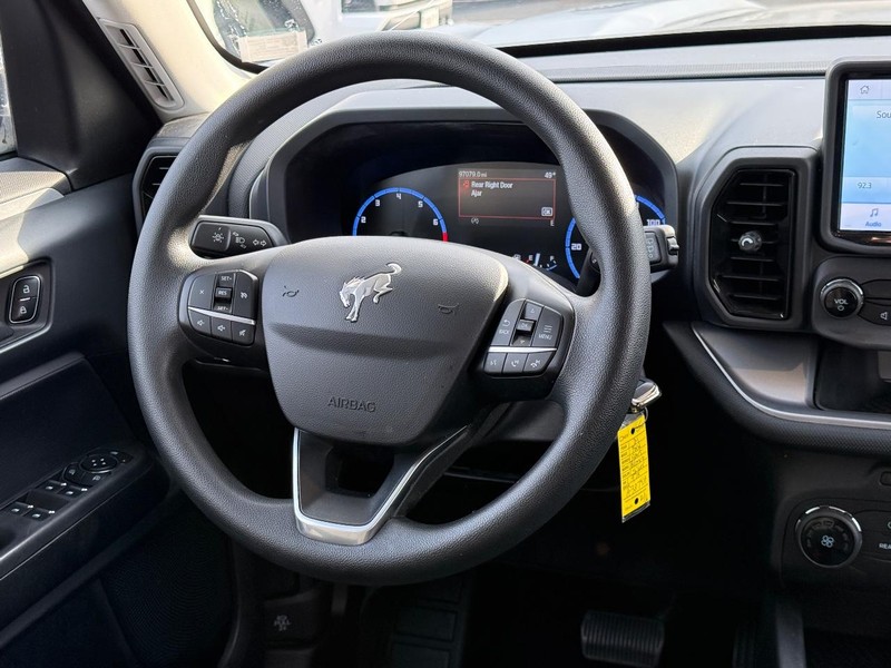 Ford Bronco Sport Vehicle Full-screen Gallery Image 12