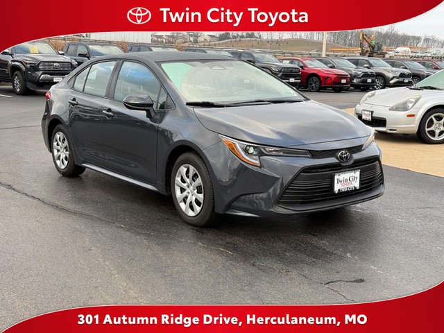 2025 Toyota Corolla LE's photo