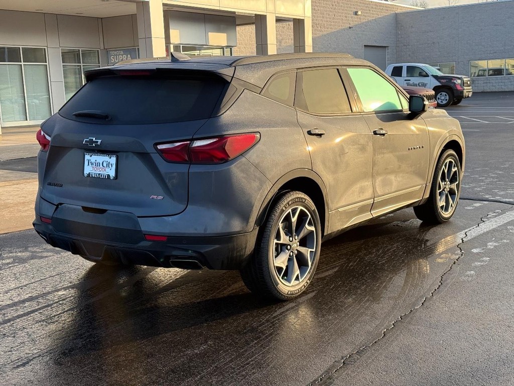 Chevrolet Blazer Vehicle Full-screen Gallery Image 03