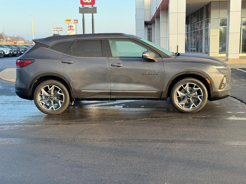 Chevrolet Blazer Vehicle Full-screen Gallery Image 02