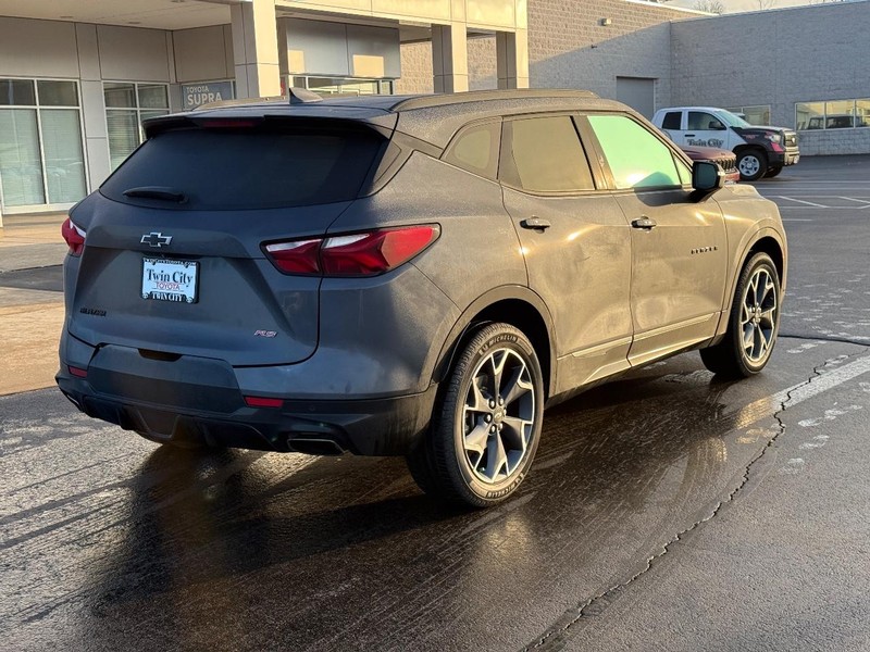 Chevrolet Blazer Vehicle Full-screen Gallery Image 03