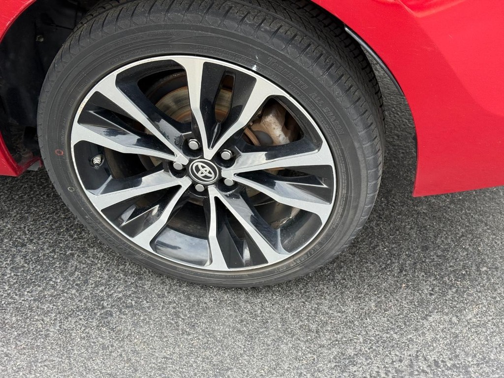 Toyota Corolla Vehicle Image 9