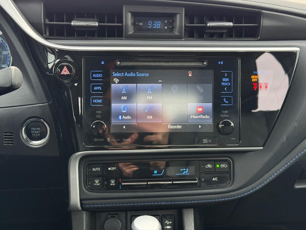 Toyota Corolla Vehicle Image 15