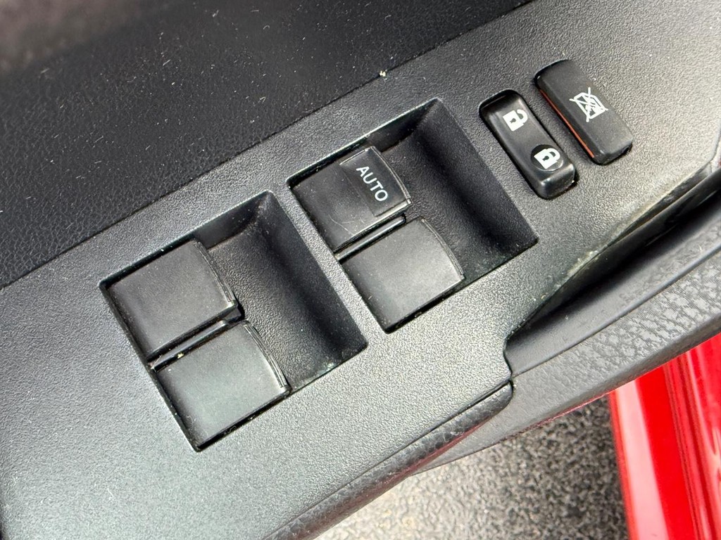 Toyota Corolla Vehicle Image 16