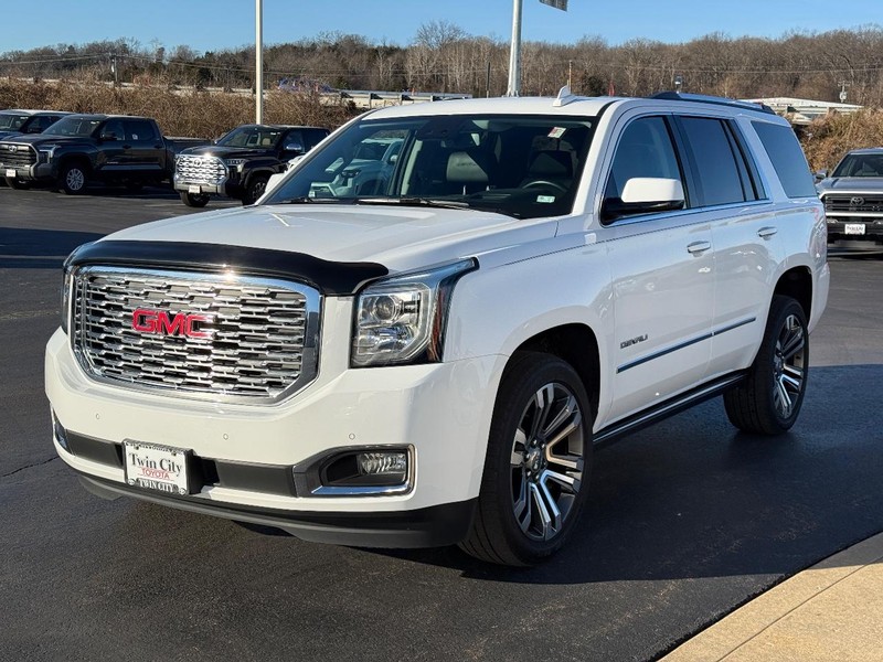 GMC Yukon Vehicle Image 8