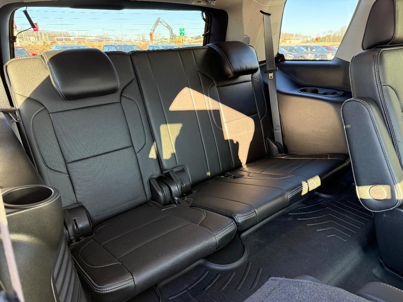 GMC Yukon Vehicle Image 10