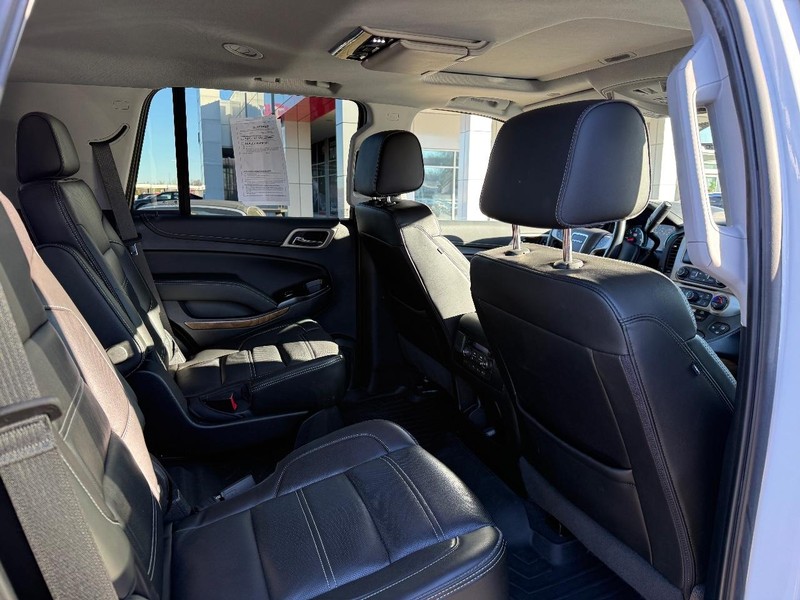 GMC Yukon Vehicle Image 11