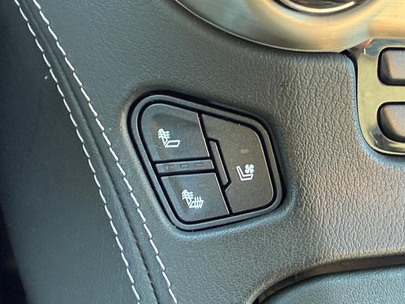 GMC Yukon Vehicle Image 24