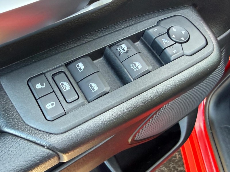 Ram 1500 Vehicle Image 14