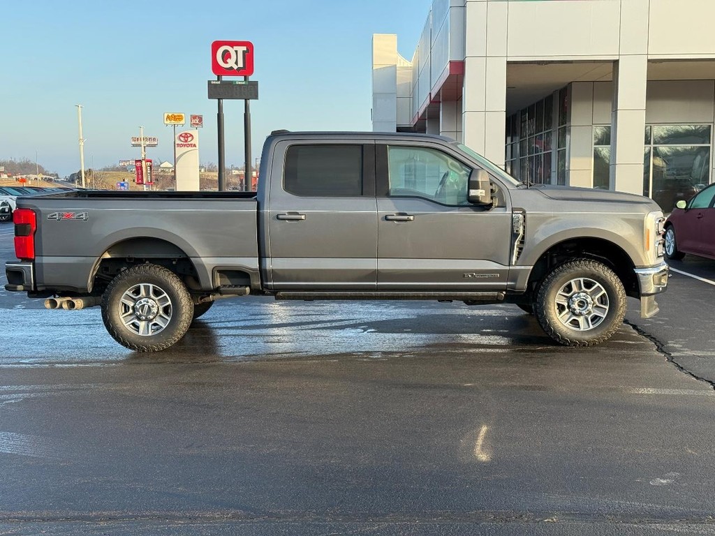 Ford Super Duty F-250 SRW Vehicle Image 2