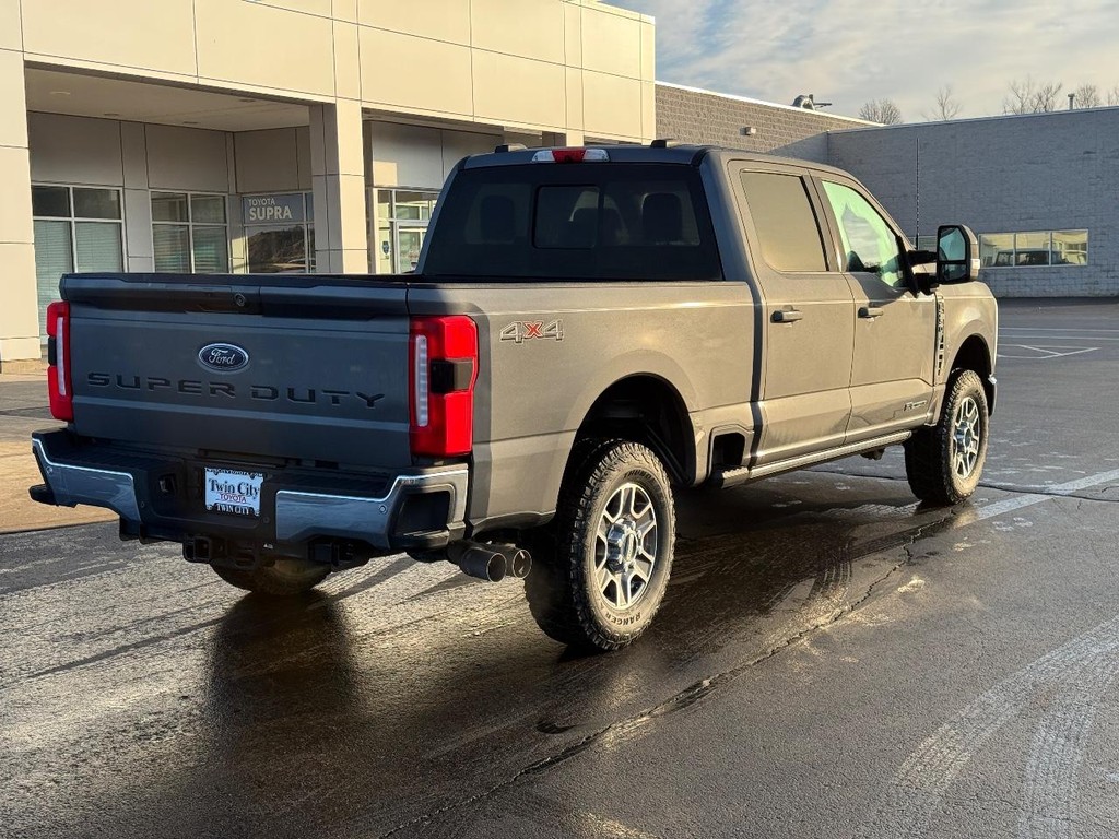 Ford Super Duty F-250 SRW Vehicle Image 3