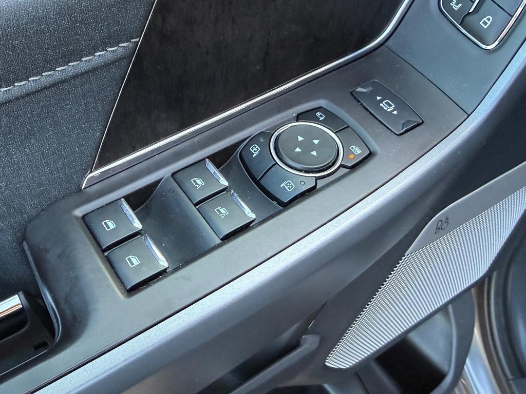 Ford Super Duty F-250 SRW Vehicle Image 14