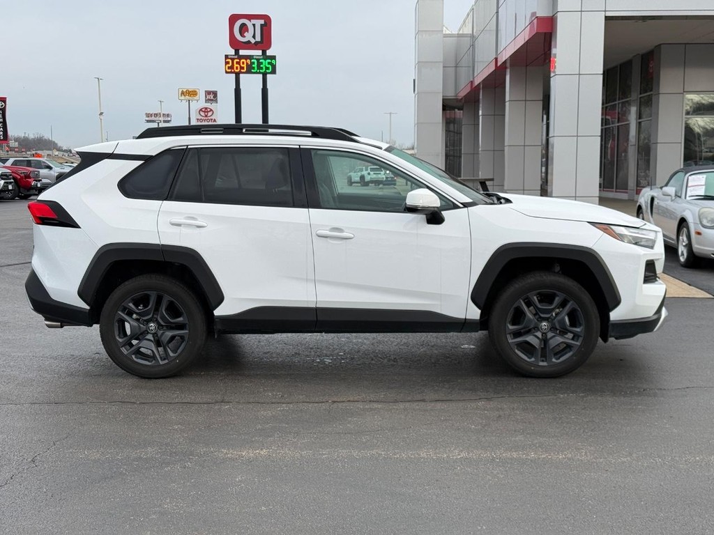 Toyota RAV4 Vehicle Image 2