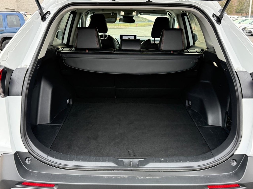 Toyota RAV4 Vehicle Image 4