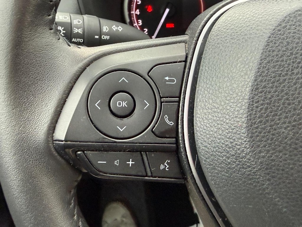 Toyota RAV4 Vehicle Image 17